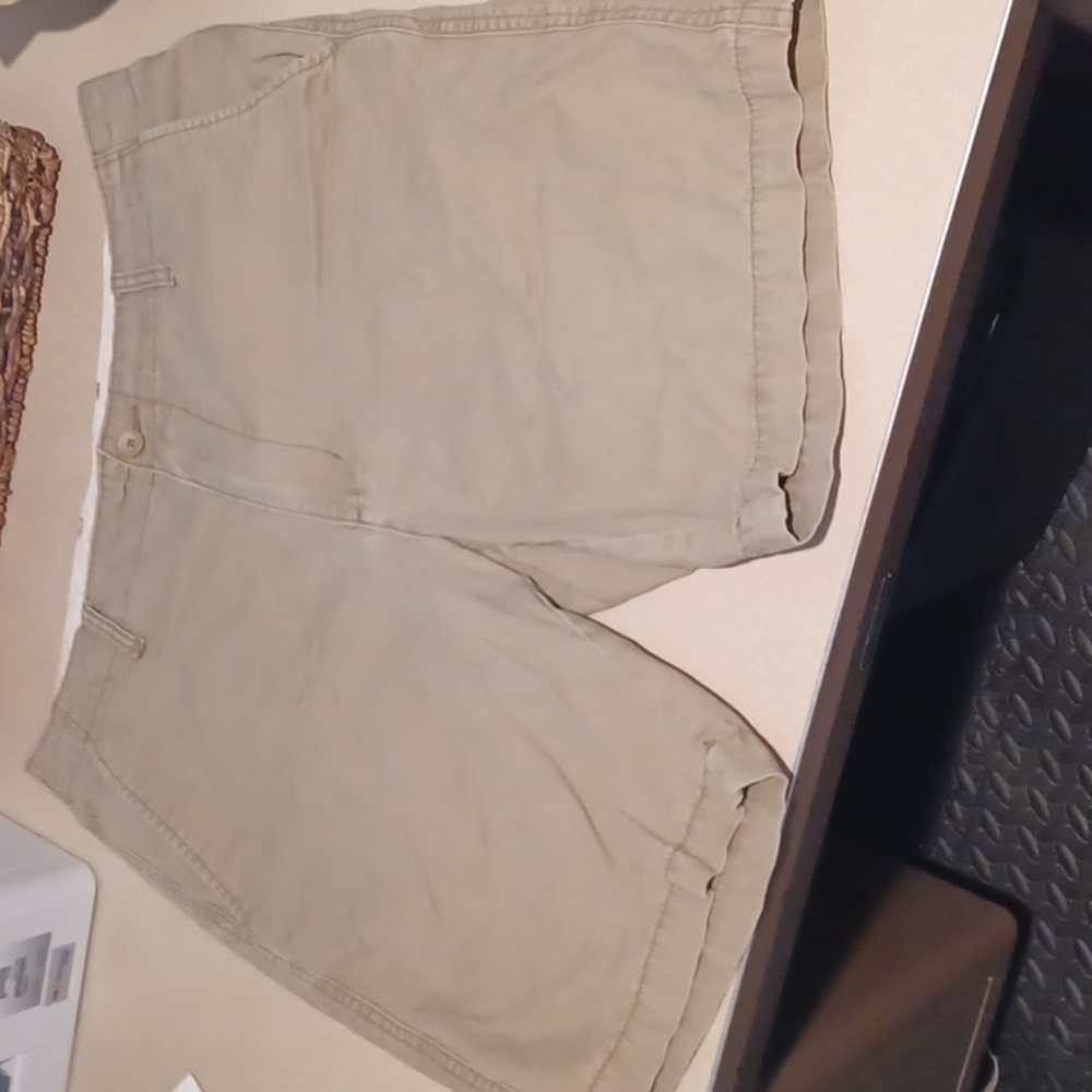 Old Navy Khaki Shorts W36